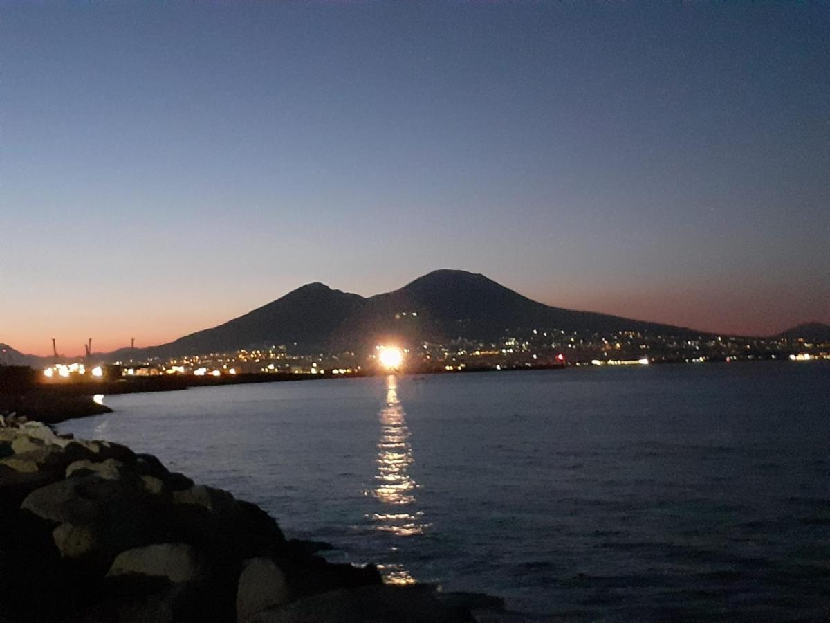 New Little House Otel Napoli Dış mekan fotoğraf